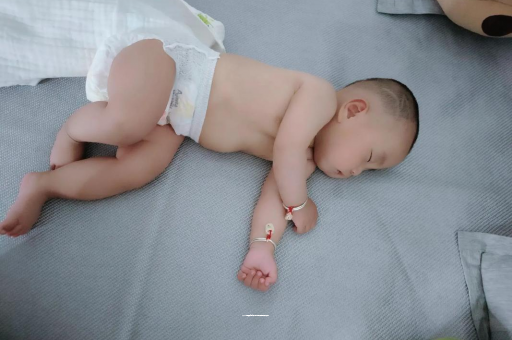 磁县宝宝口水多怎么回事